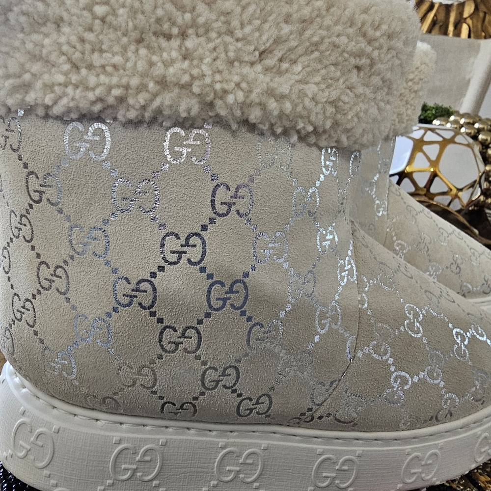 Gucci Women's Beige Shearling Winter Boots - Picture 3 of 7